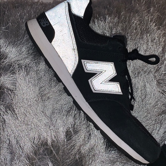 New Balance Shoes - Picture 1 of 2